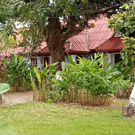 Anouxa Riverview Guesthouse Champasak Exteriör bild