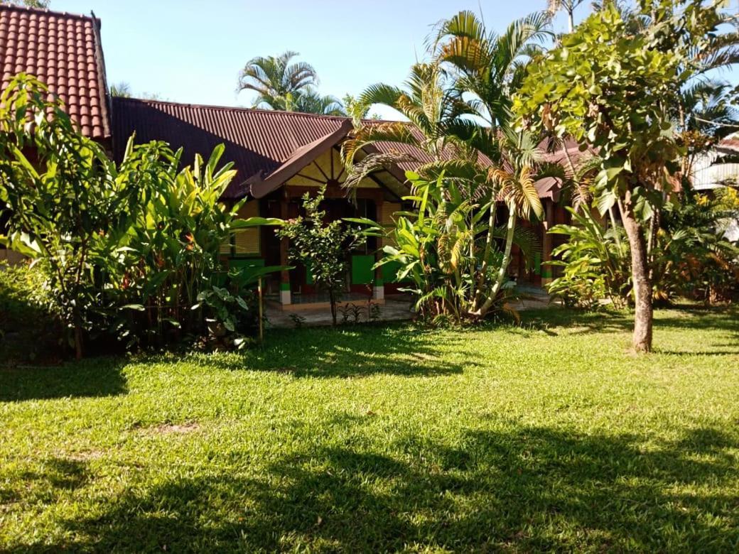 Anouxa Riverview Guesthouse Champasak Exteriör bild