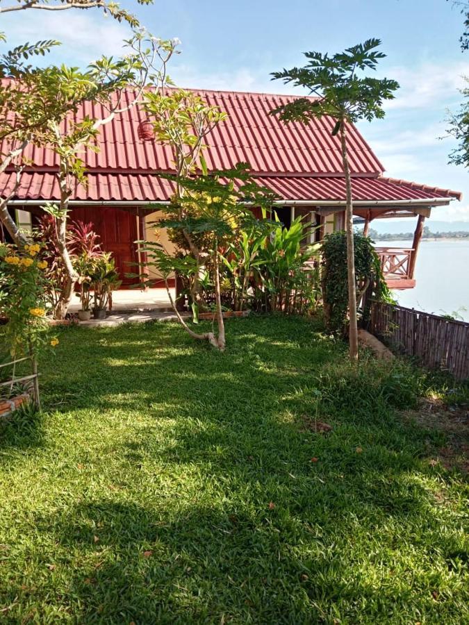 Anouxa Riverview Guesthouse Champasak Exteriör bild