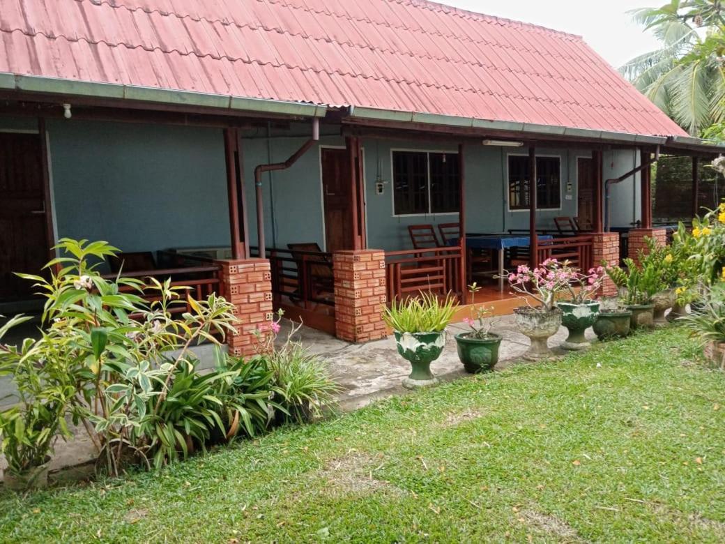 Anouxa Riverview Guesthouse Champasak Exteriör bild