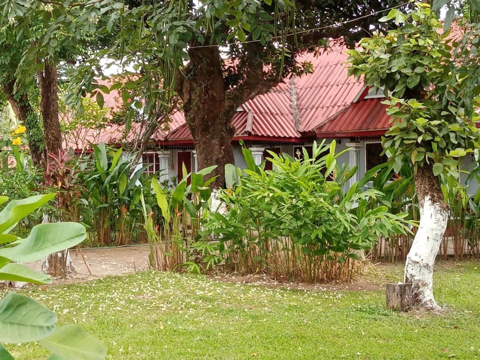 Anouxa Riverview Guesthouse Champasak Exteriör bild
