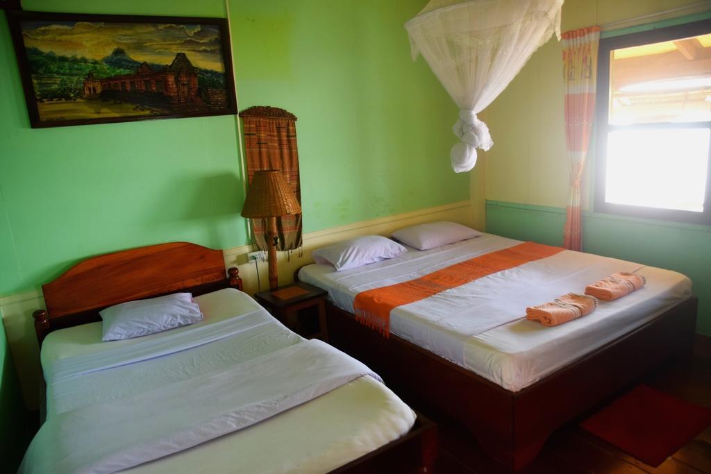 Anouxa Riverview Guesthouse Champasak Exteriör bild