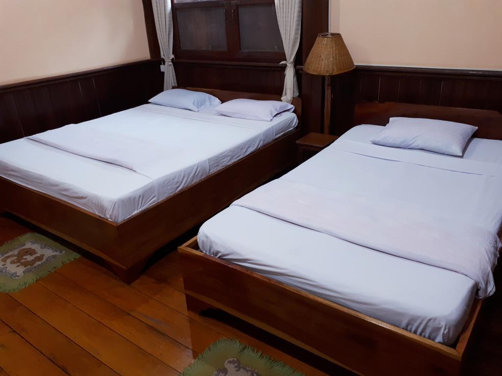 Anouxa Riverview Guesthouse Champasak Exteriör bild