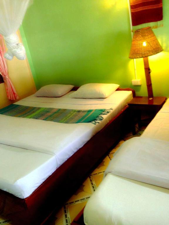 Anouxa Riverview Guesthouse Champasak Exteriör bild