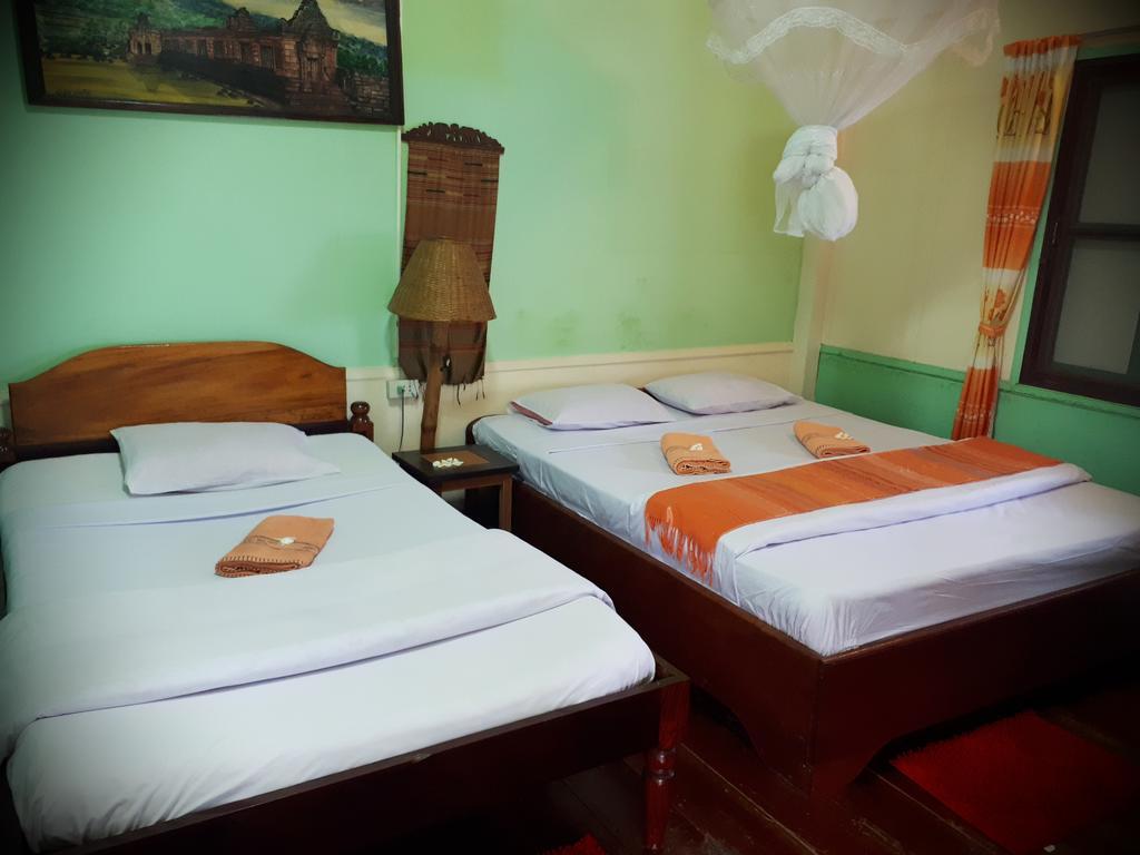 Anouxa Riverview Guesthouse Champasak Exteriör bild