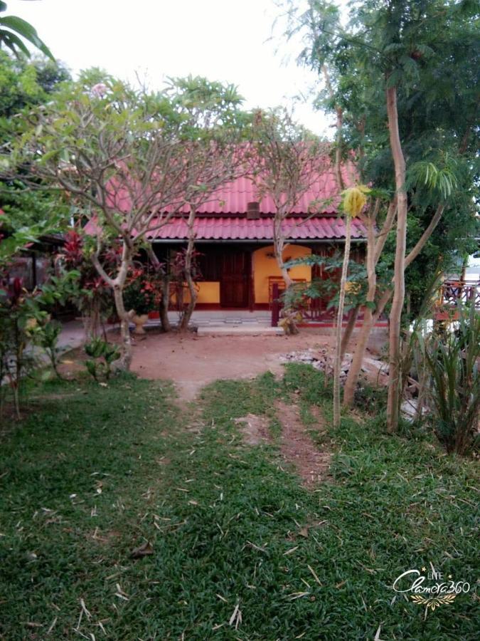 Anouxa Riverview Guesthouse Champasak Exteriör bild